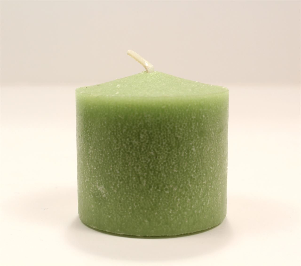 Green 10 Hour Votive Candle - Image 1
