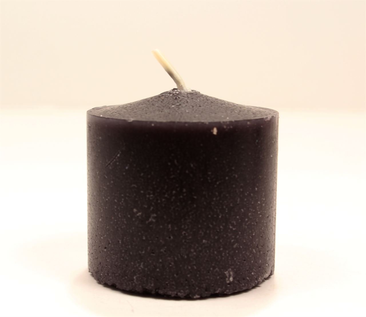 Black 10 Hour Votive Candle - Image 1